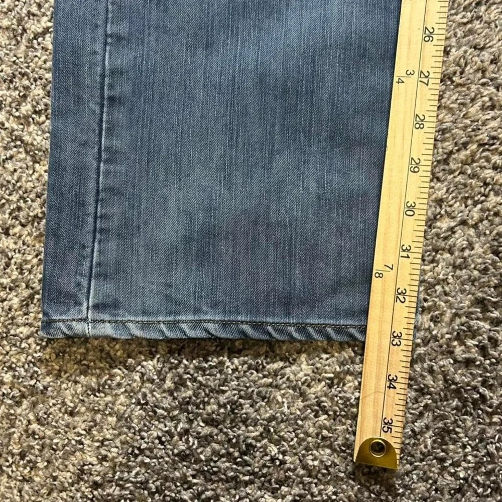 Levis •very good